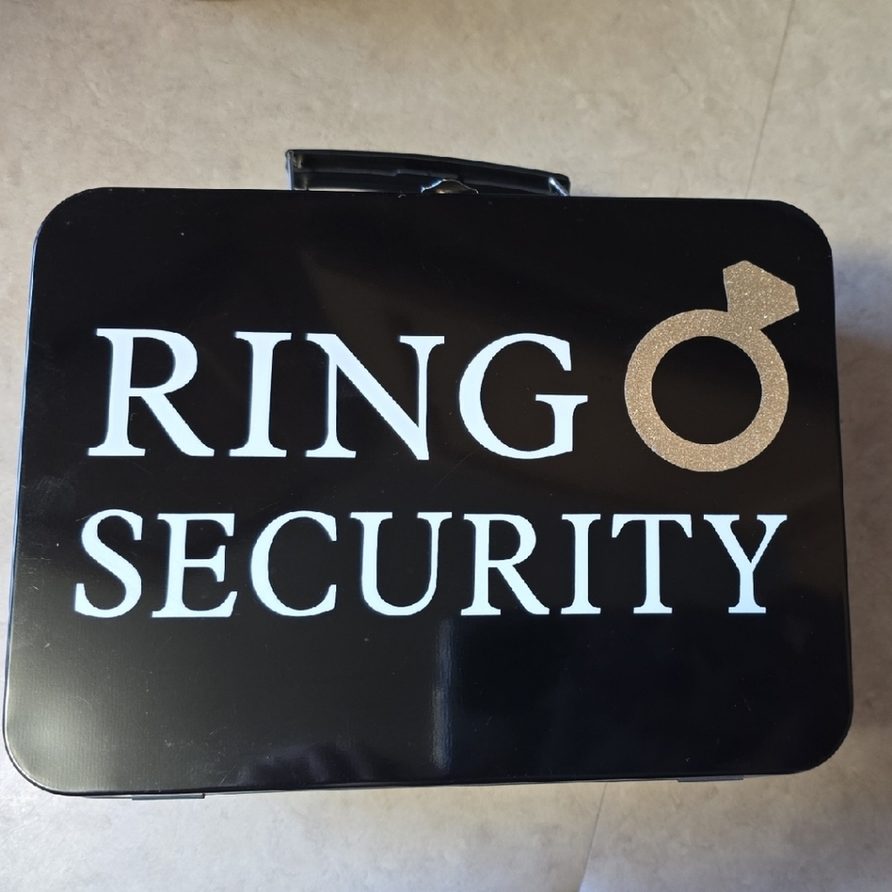 Black Ring Security Box